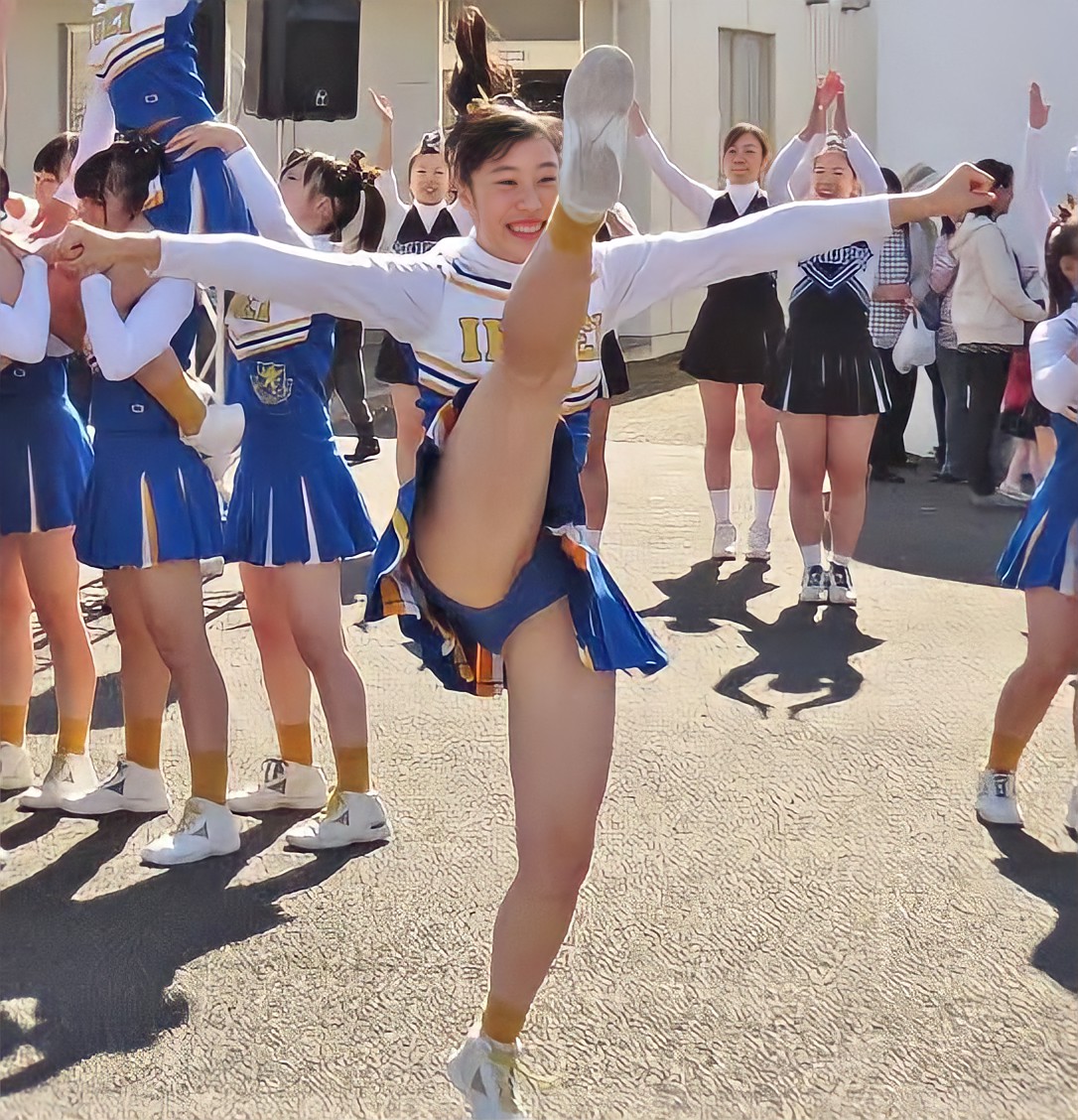 チアリーダー　アンスコ　ブルマ型アンスコ　アンダースコート　大学チアリーダー　高校チアリーディング　チアリーディング　ハイキック　ハイレグ　スコート　食い込み　はみパン　ブルマ　筋肉女子　日焼け跡　ターン　アクロバティックエロ　側転　ブルチラ