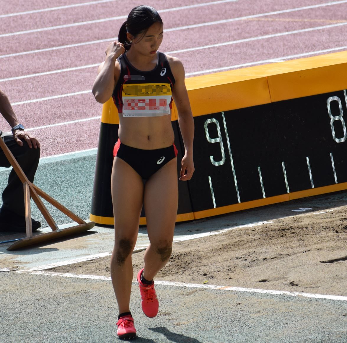 2023年　日産スタジアム　走り幅跳び フラッグ　セイコーゴールデングランプリ陸上2023東京　走り幅跳び フラッグ TEAM　MIZUNO　 大阪府立摂津高等学校　日本女子体育大学. 所属　ミズノトラッククラブ 　日本選手　竹内 真弥　高良彩花　ＪＡＬ　筑波大学　　砂汚れブルマ　進路ブルマ