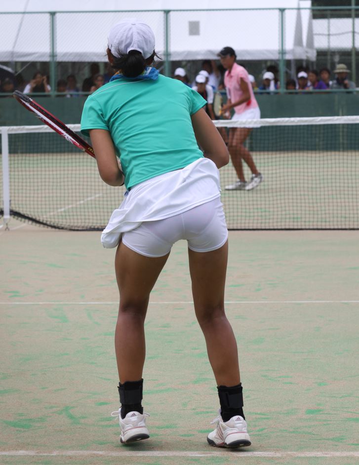 高校女子テニス部試合でアンスコからスポーツショーツ透け写真
