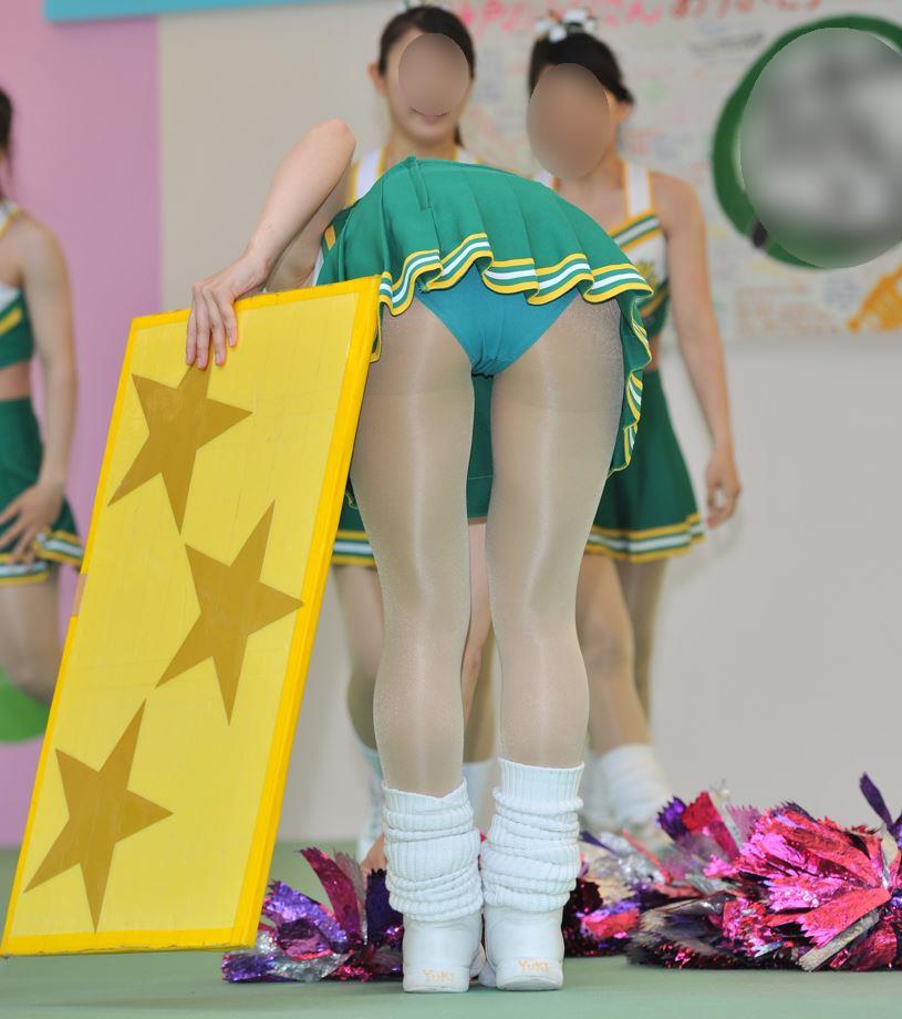 グリーンのチアガール HIROPON　神戸学院大学チアリーダー部 SEAGULLS パンスト着用チア　インナーはみ出し　ブルマ型アンスコ　パンストハイキック　チアスパッツ