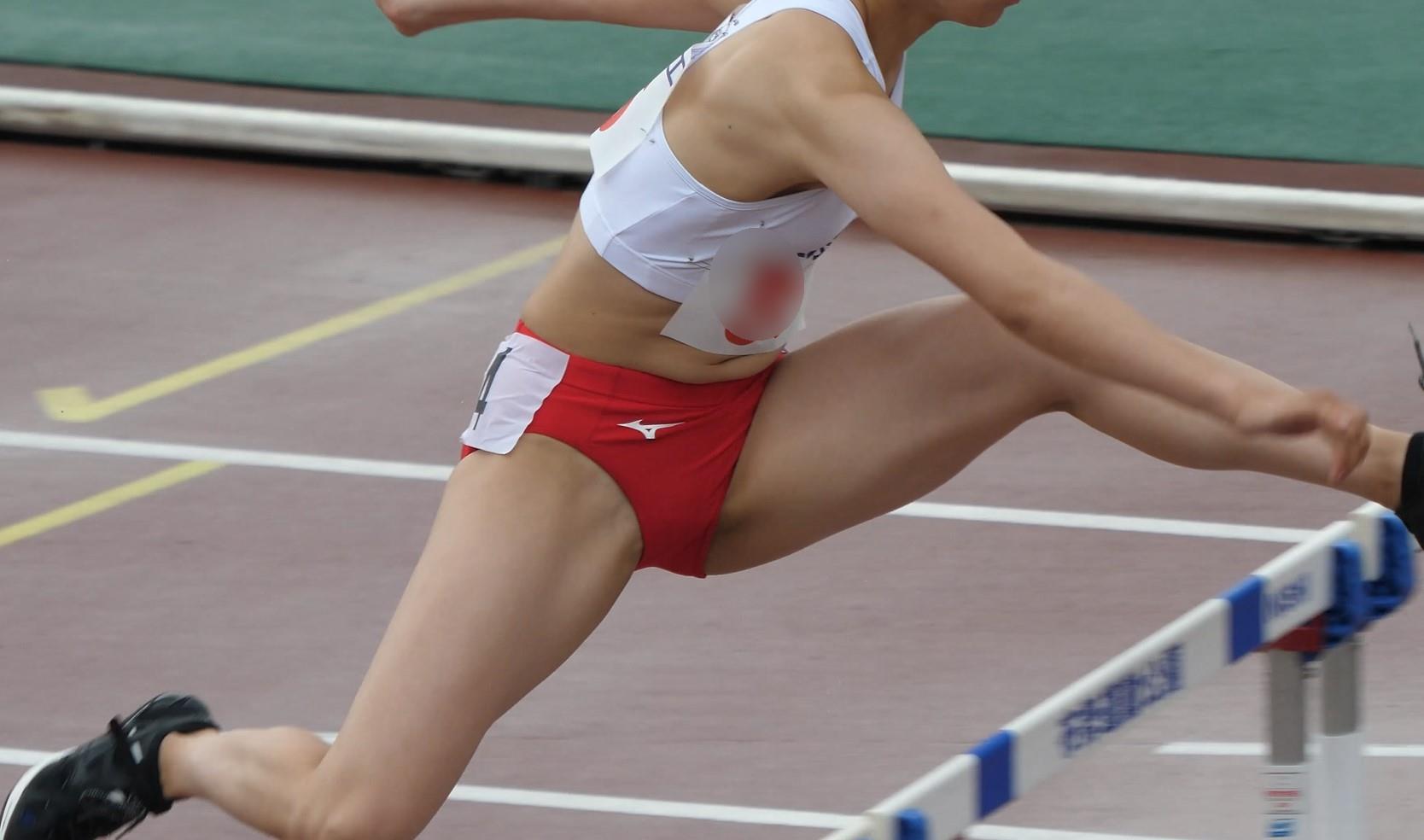 なにわガールズ1041【4K】まるで昭和⁉　不適切にも…　いやはや…　素晴らしい！ なにわガールズ　筑波大学　陸上競技部　デサント製　株式会社グリーンクロス　鎌田咲季　社会人ブルマ　実業団女子陸上　宮交CITY　陸上　大分県立大分雄城台高等学校　株式会社ノジマ　陸上競技部　ブラトップ　クラウチングスタート　胸の谷間　胸ポチ 