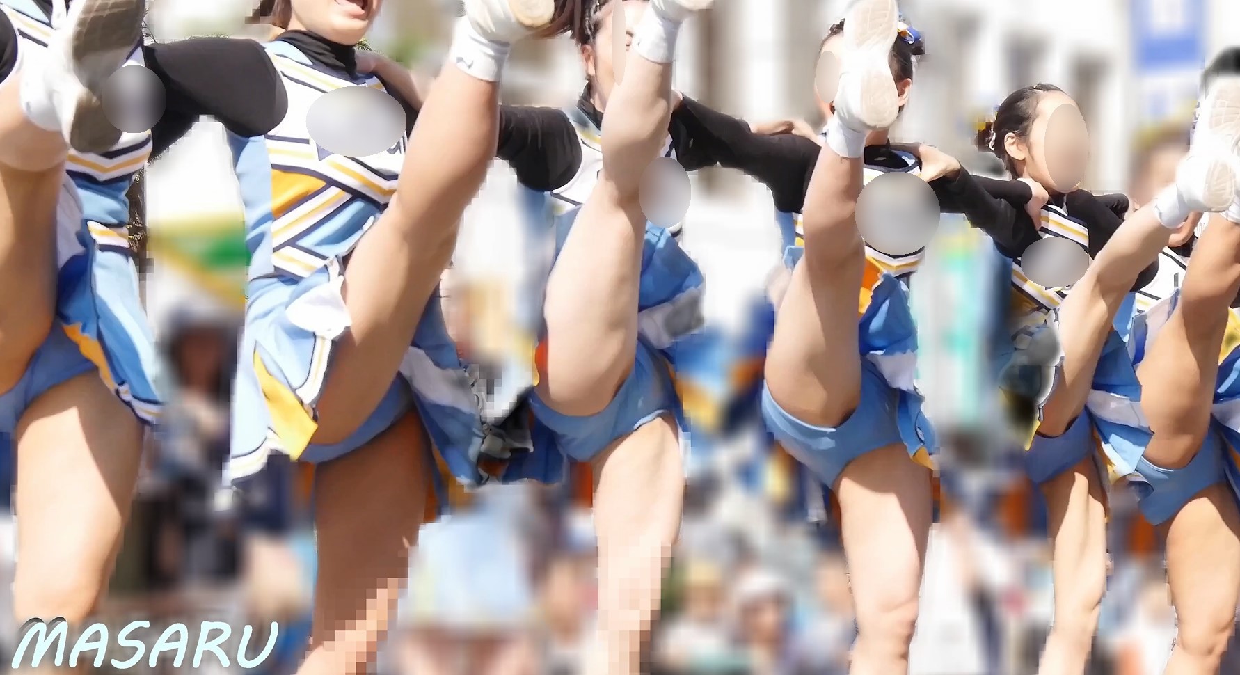 制服の生パンツと同じ色の水色アンスコ着用女子高生チアリーダー